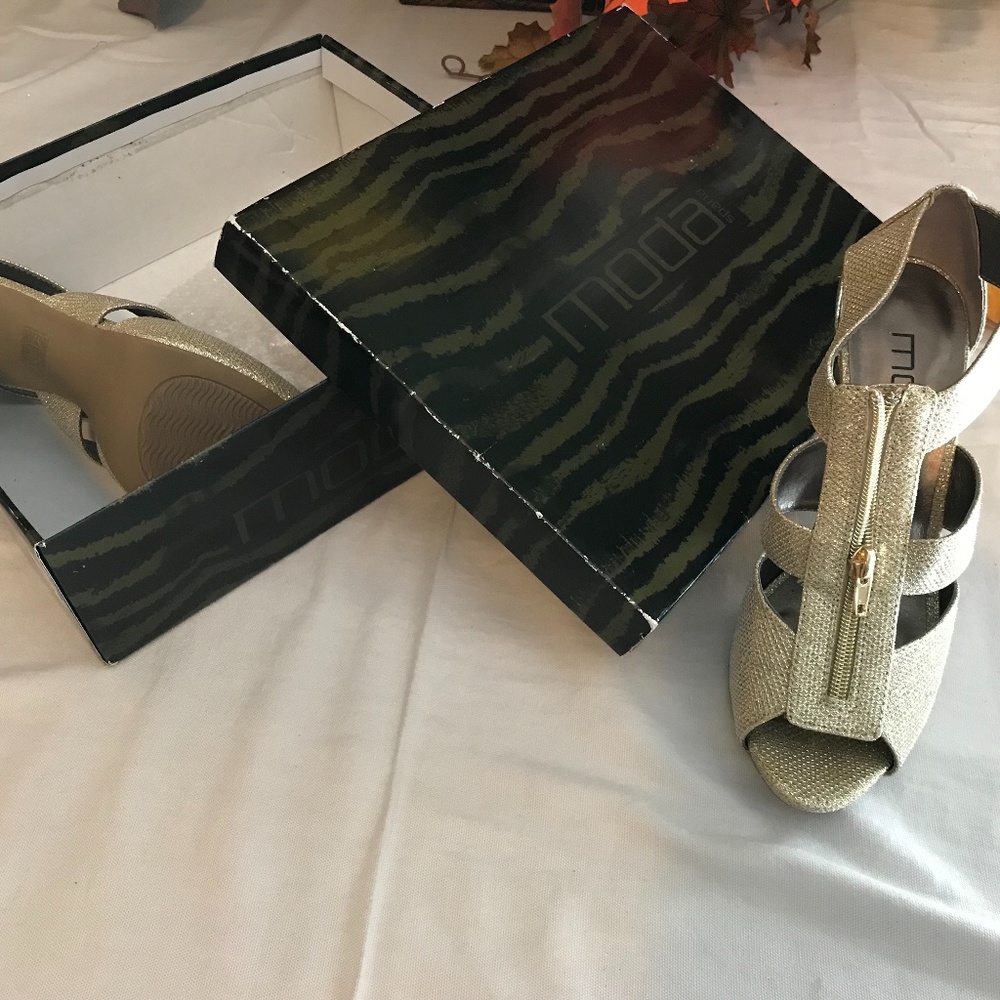 Moda Gold heels